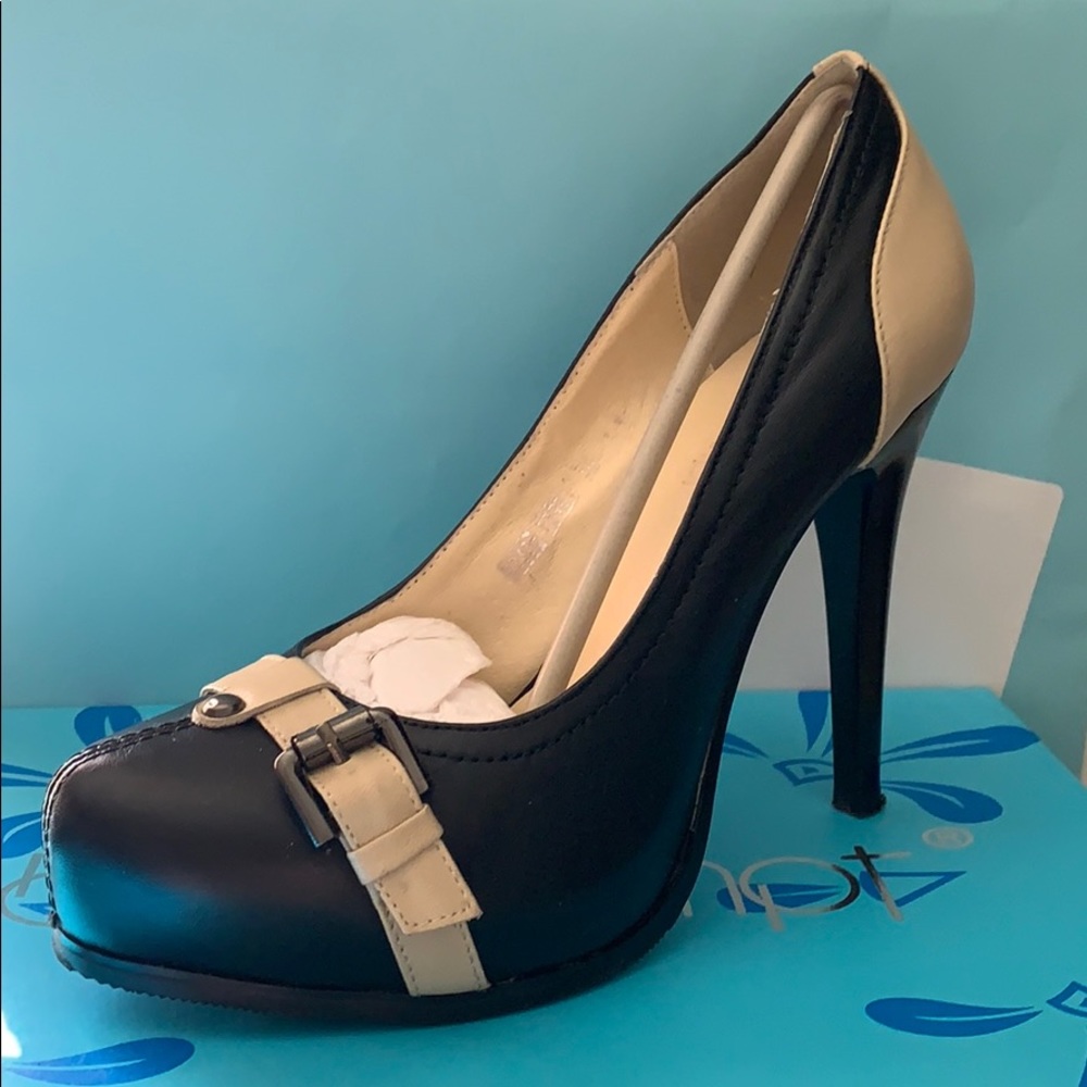 Shoes, pumps